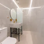 Tinas Lindian Serenity فيلة *