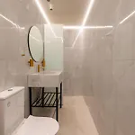 Tinas Lindian Serenity فيلة