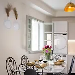 Tinas Lindian Serenity Villa *