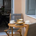 Tinas Lindian Serenity فيلة