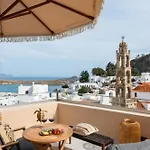 Tinas Lindian Serenity فيلة
